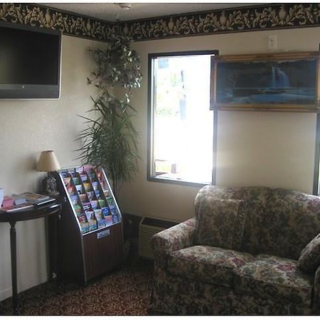 Passport Inn Perry Interieur foto
